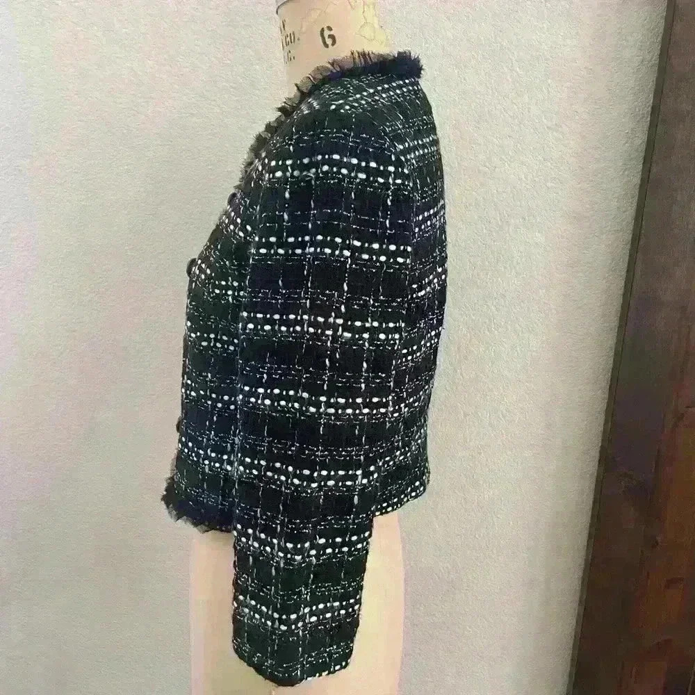 TWENTYONE Size Medium Cute Coco Channel look. Crop Jacket - Picture 4 of 10